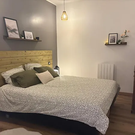 Cozy Proche Sancy Apartment *